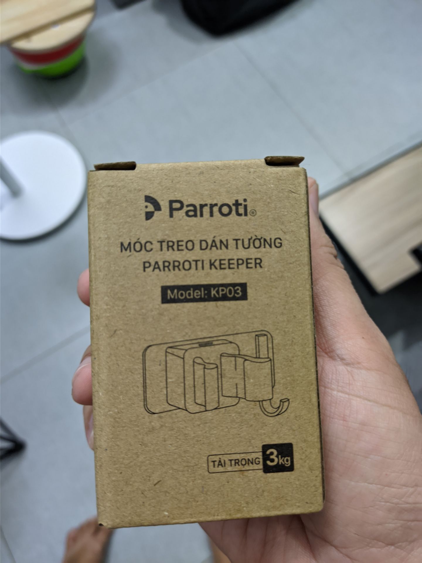 Hộp đựng nhỏ nhắn, có đầy đủ thông tin và hướng dẫn sử dụng chi tiết.
Sản phẩm hoàn thiện tốt, thiết kế đẹp.