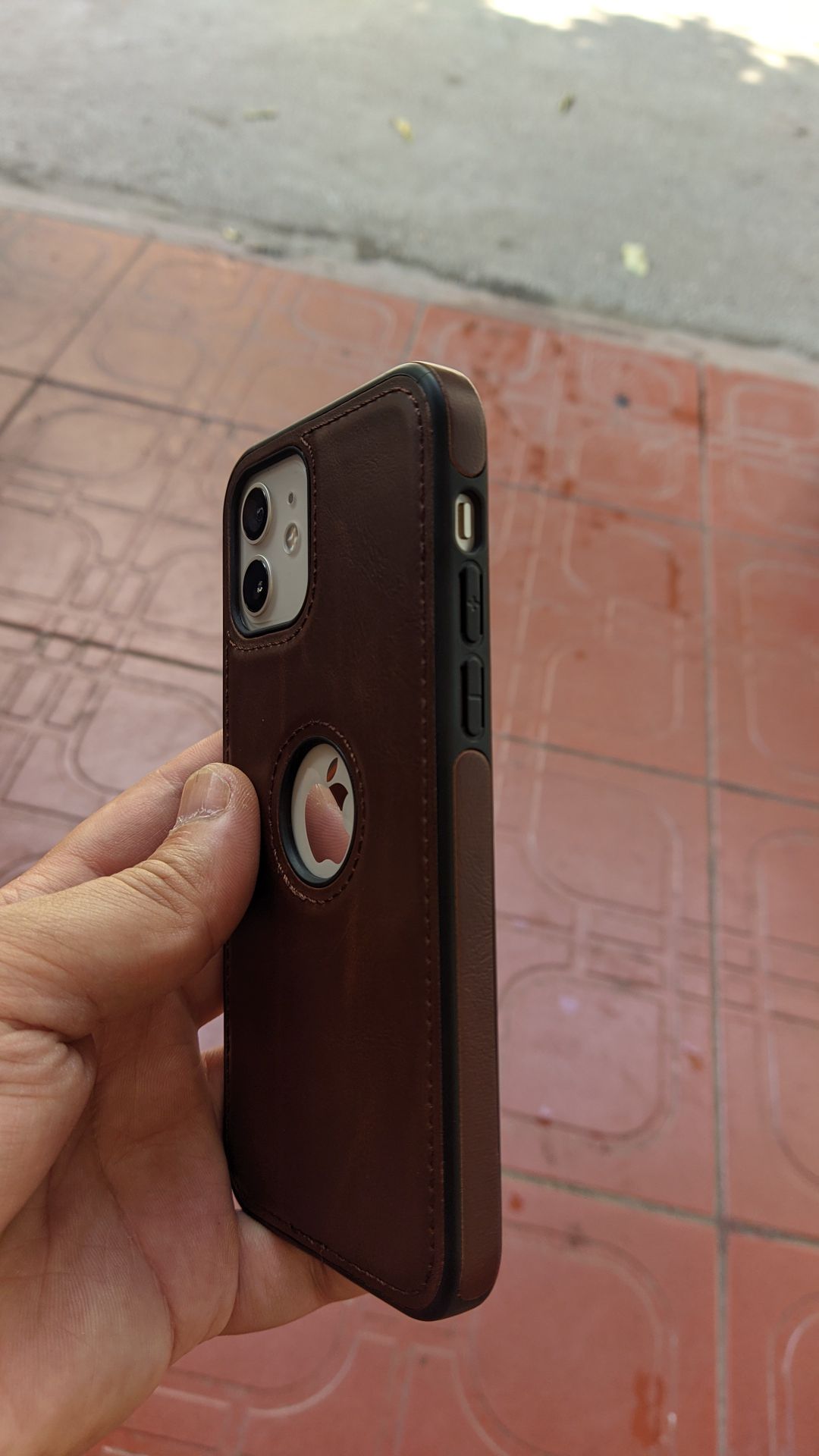 Sản phẩm giống hình. Ốp ôm máy. Giao hàng nhanh