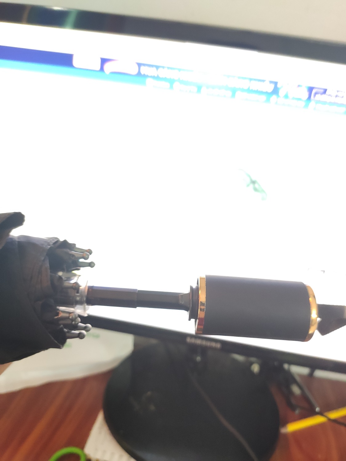 trên ảnh là dù bấm tự mợ nhưng giao lại là dù ko có nút bấm quá thật vọng từng mua 1 lần r lần 2 giao như vậy! chúc shop thành công trong việc bán hàng! =))