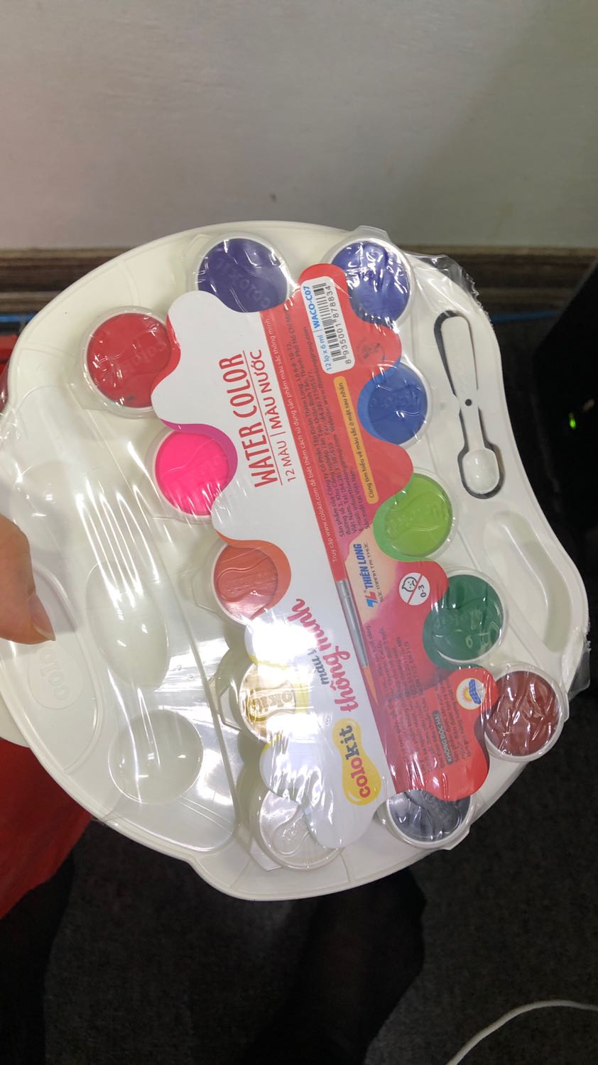 Hàng đẹp chất lượng lắm. Mua từ store nên ytam hơn hàng trôi nổi. Mỗi tội k nghĩ cái bút viết bảng nó bé xíu xiu thế ))))