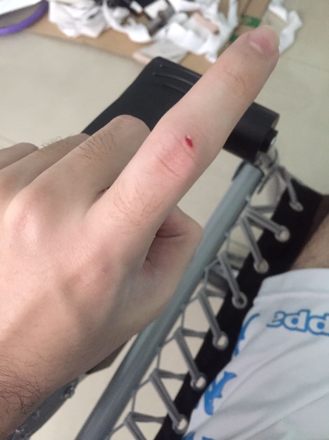 Cần cải tiến về sự bền của khoá vì khoá là bộ phận sd rất nhiều mà thấy có nguy cơ hư sau nhiều lần xài.
Đánh giá theo 5 sao 
Hiệu quả sử dụng : 4/5 ( k chống nước)
An toàn : 4/5 ( phải xem và chỉnh sửa 1 bài thứ cho an toàn sơ ý Cần cải tiến về sự bền của khoá vì khoá là bộ phận sd rất nhiều mà thấy có nguy cơ hư sau nhiều lần xài.
Đánh giá theo 5 sao 
Hiệu quả sử dụng : 4/5 ( k chống nước)
An toàn : 4/5 ( phải xem và chỉnh sửa 1 bài thứ cho an toàn sơ ý