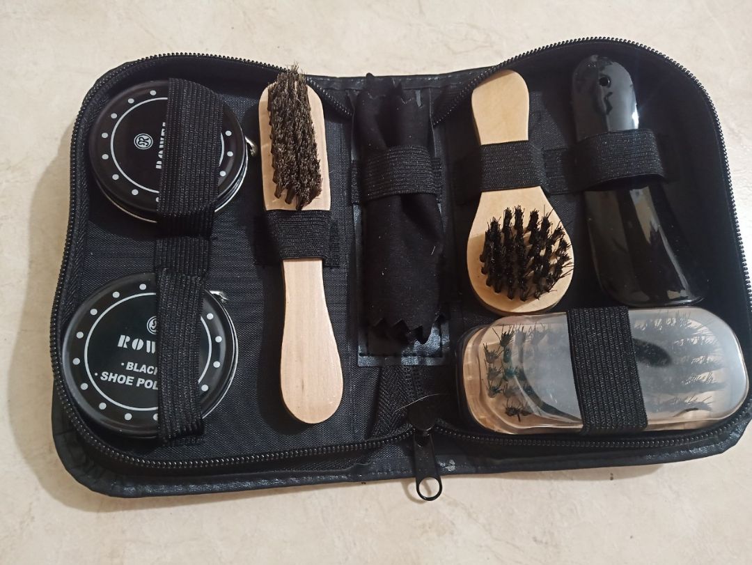 Shop giao đây đủ,đúng số lượng bộ dụng cụ đánh giày rất sin sò và tiện dụng.shhop giao hàng nhanh,tv nhiệt tình
