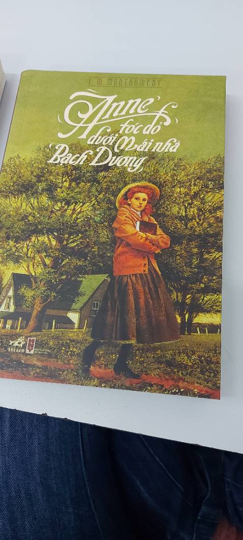 M đọc 3 quyển rồi giờ dọc tiếp quyển thứ 4.truyện nhẹ nhàng, sâu lắng