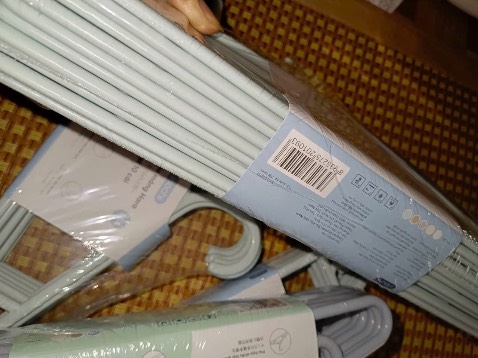 Shop chuyên nghiệp , mình muốn giao nhanh nên có yêu cầu đi đơn ngoài nhưng được shop hỗ trợ giải thích tiki có dịch vụ tiki now giao hàng nhanh với đặt hàng thông qua tiki sẽ được đảm bảo quyền lợi cho người mua hàng, nếu có nhu cầu mình sẽ đặt thêm