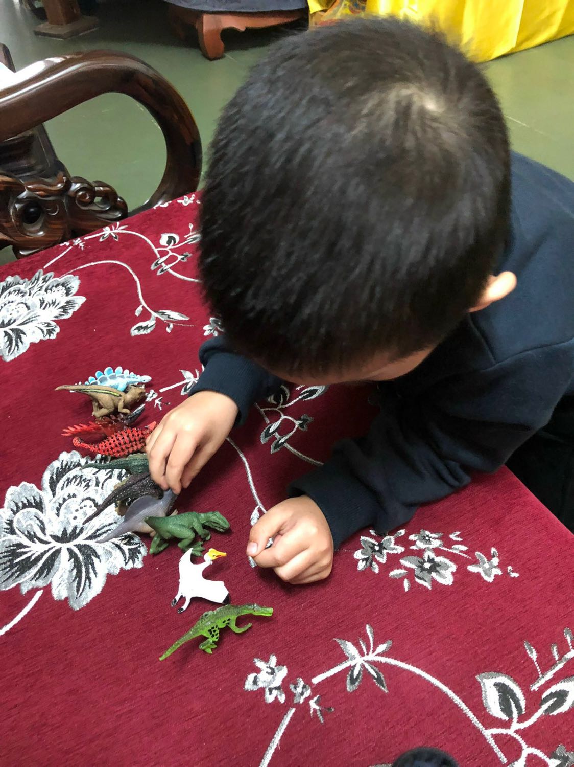 Thiết kế tỉ mỉ màu sắc rất đẹp, nhiều hình chơi khác nhau bé nhà m rất thích sẽ ủng hộ shop