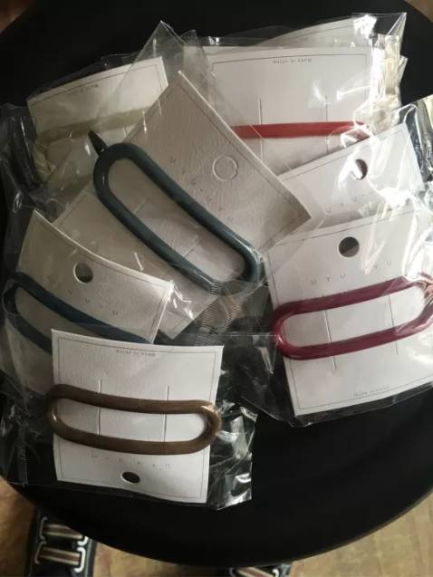 kẹp tóc nasi xinh xỉu, chất liệu cao cấp bền đẹp. Shop có nhiều mẫu xinh cực xinh. Lần sau sẽ mua tiếp. Giá cả phải chăng, rẻ hơn mua ngoài chợ nhiều. Shop giao hàng nhanh, phục vụ tốt