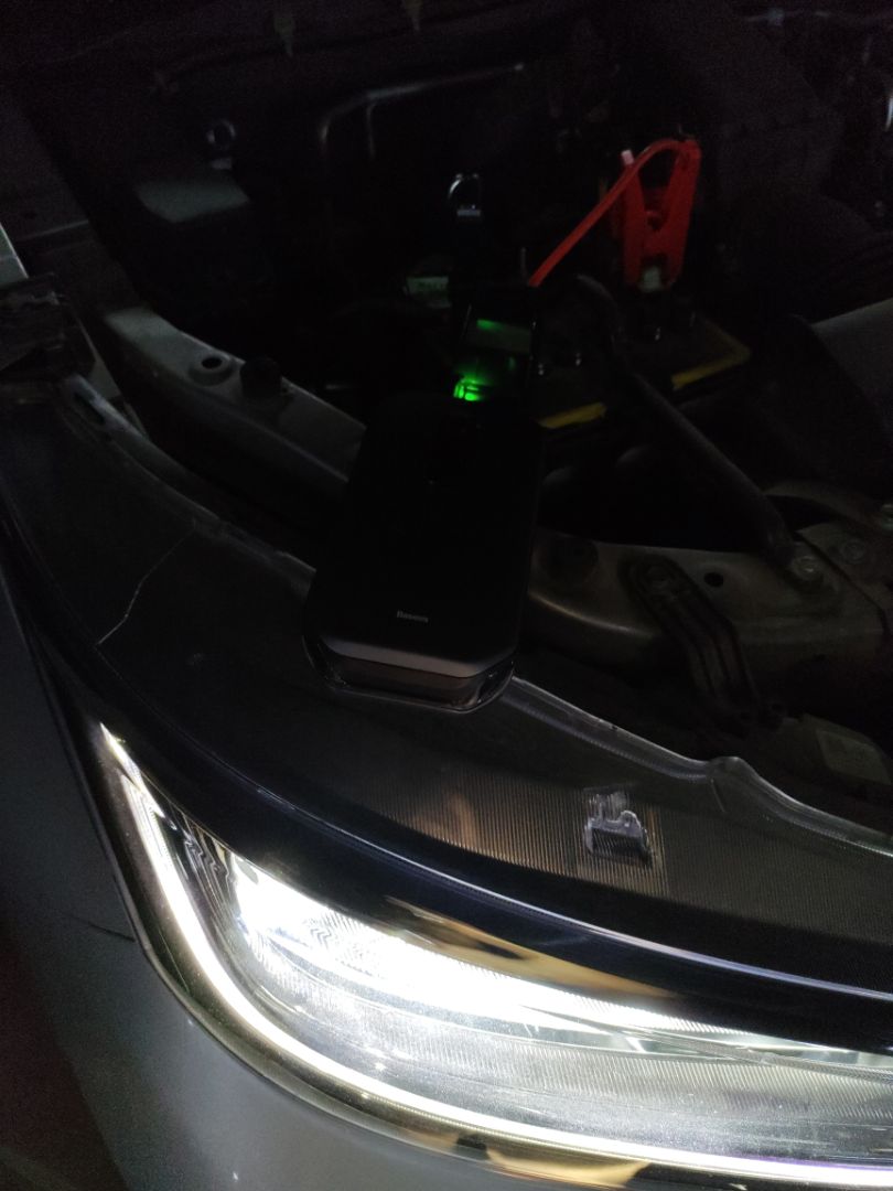 giá hợp lý - 600A thì kích xe 1.5L máy xăng thoải mái. 

Mình mua về kích bình cho chiếc xe hơi của mình quên không nổ máy từ 7/7/2021 đến nay. Lần đầu thì có lên nhưng không vào điện và bị tụt pin từ 80% còn 20% sau 3 lần thử để nổ máy. Nên mình mang lên sạc full 100% mang xuống đề lại thì được ngay. 

Giao hàng nhanh trong thời buổi dịch. 5 sao cho chất lượng dịch vụ