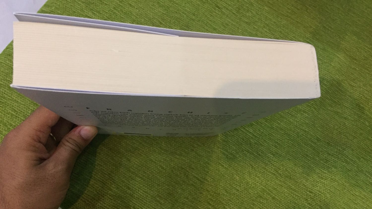 Sách được bọc bookcare, nguyên vẹn không rách,,,, và thơm mùi giấy mới