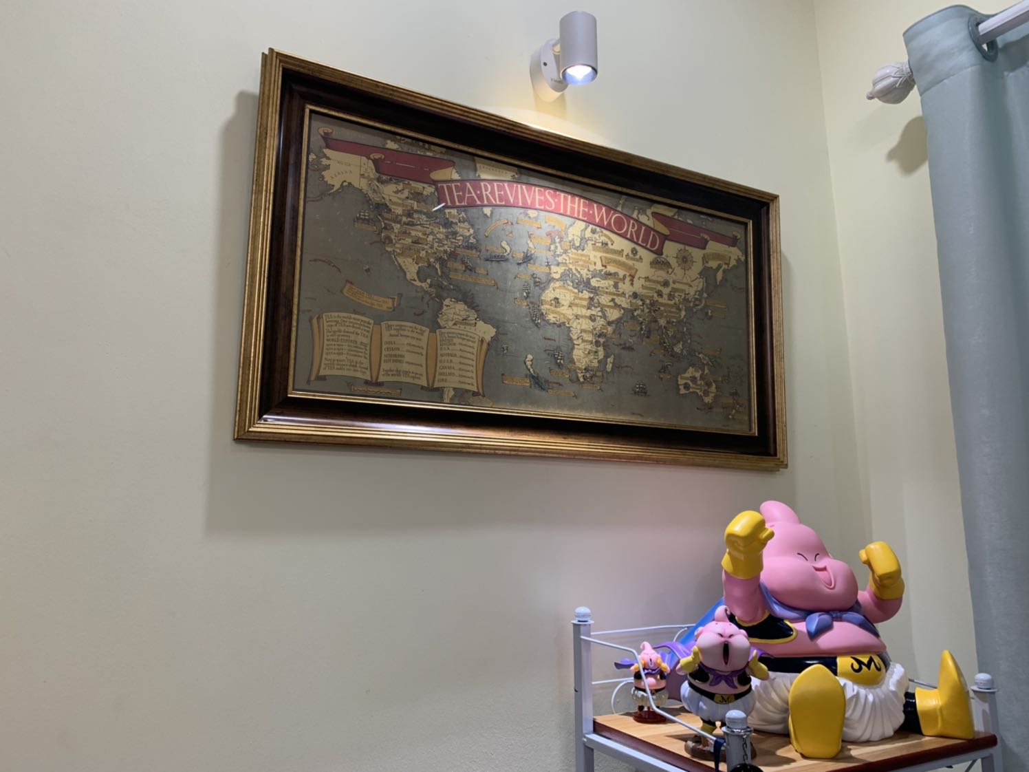 Sách hay. Hình ảnh chỉ mang tính minh hoạ. Chính ra có một ít thông tin thời kì thành cát tư hãn thì hay hơn nữa. Sách để trong hộp hơi bẩn nhưng tạm chấp nhận được