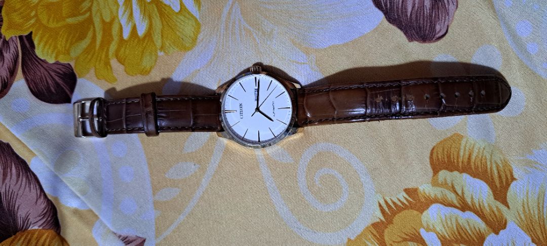 Chất liệu tốt, màu sắc đẹp, sản phẩm đúng mô tả, tặng thêm chốt và cây thay chốt. Quá tuyệt vời.