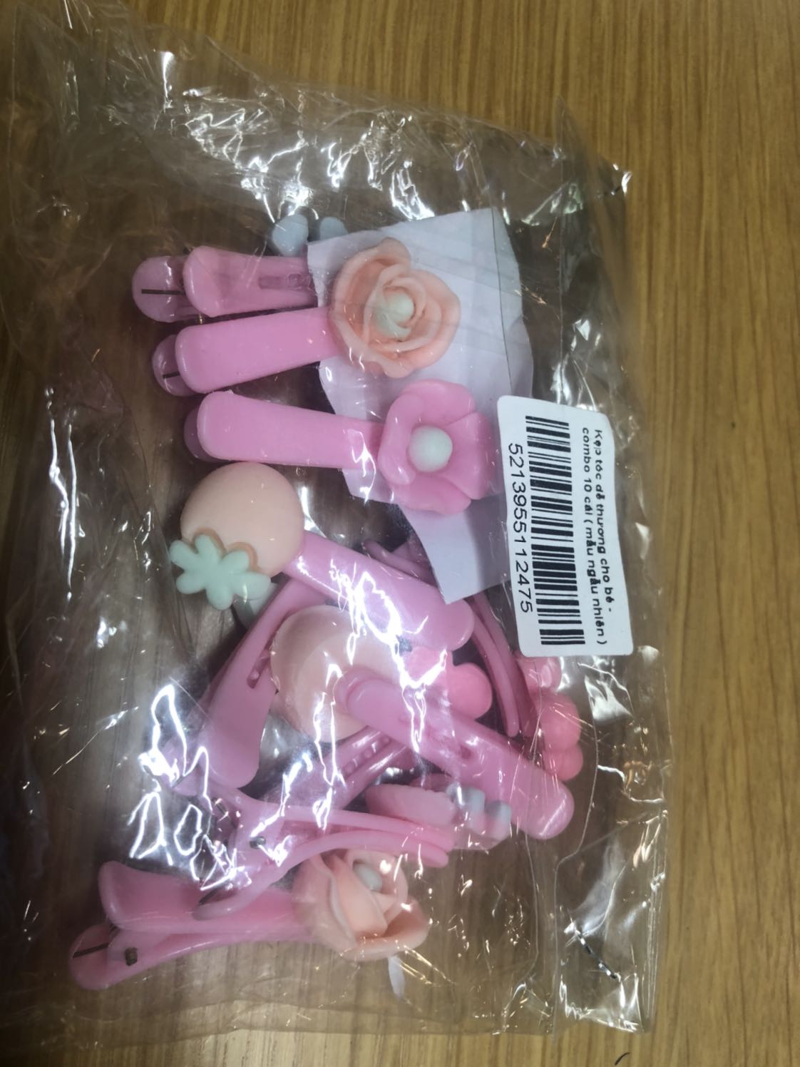 Khác hoàn toàn so với hình