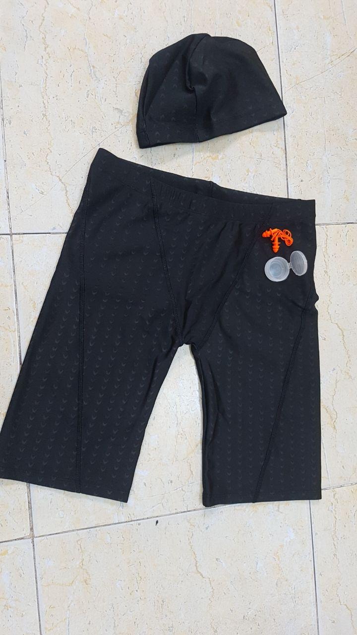 Sản phẩm như hình , nhân viên giao hàng nhanh , hàng đóng gói kỹ ,. Phụ kiện nón đi kèm cũng rất ok . Rẻ hơn mấy bên khác , mua quần mà được tặng luôn cả nón . Chất vải nhanh khô , đường may chắc chắn . Mình đùi to mặc vào hơi chật tý nhưng mà quần bơi vậy là ok . Quần bơi lửng nên mặc cũng khá tự tin , không bị lộ hàng :))