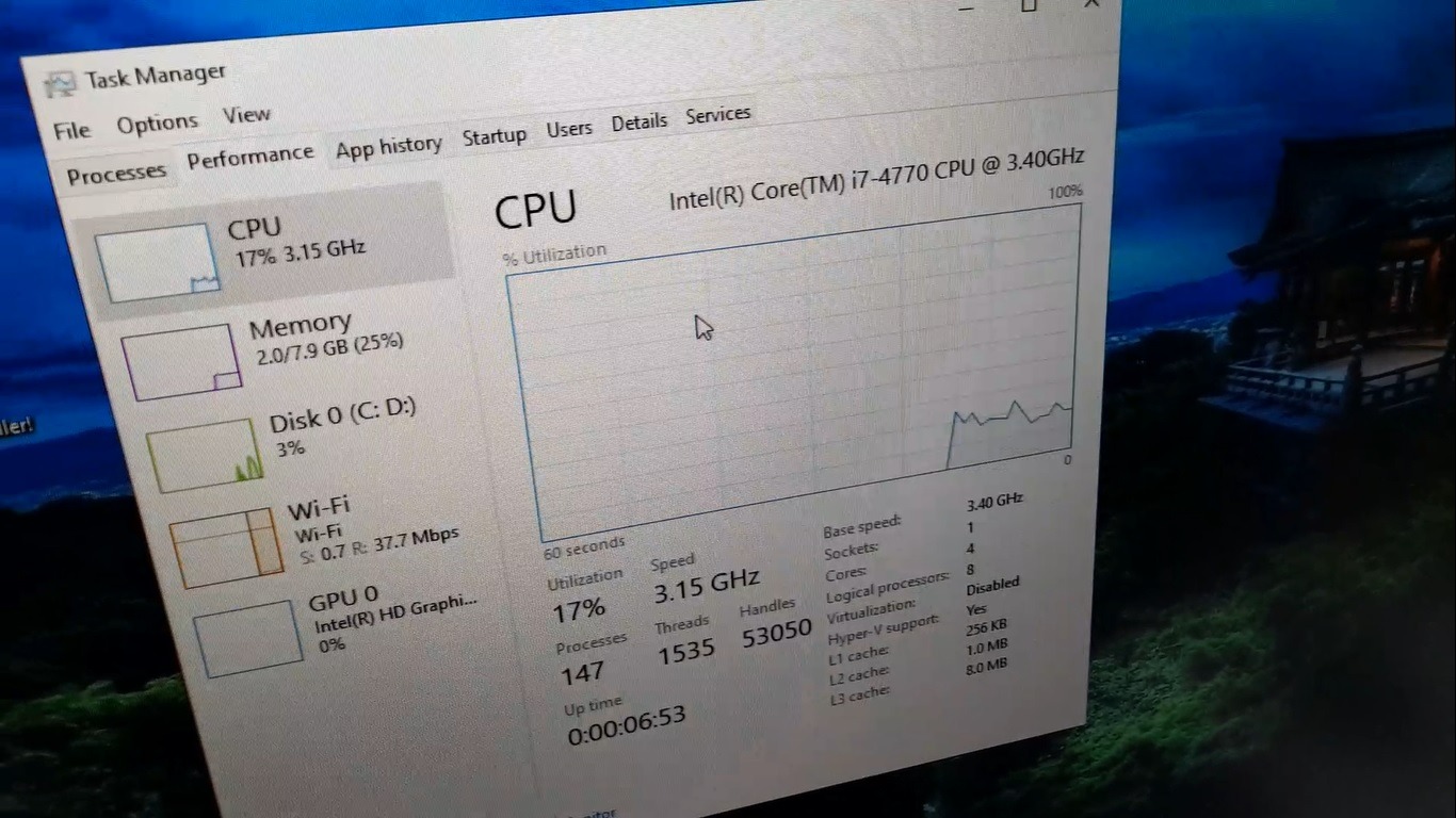 Ưu điểm lớn nhất của chiếc Lenovo thinkcare này là máy nhỏ gọn, kích thước chỉ tầm 1 gang tay, dễ dàng di chuyển vì cân nặng cực kỳ nhỏ nhẹ 1,5 kg.

Về cấu hình, máy cấu hình I 7, chạy mạnh mẽ, đặc biệt là phần Ram, máy bàn này sử dụng cấu hình Ram Laptop

Máy này phù hợp làm việc như 1 chiếc Laptop, mà là máy bàn, màn hình to đẹp, đáng dùng các bạn nhé