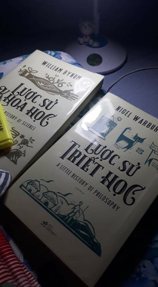 Quyển này phù hợp với những bạn có hứng thú tìm hiểu về triết học nhưng không muốn đi quá chuyên sâu; nội dung cũng như nhiều bạn đã review, tác giả tổng hợp những tư tưởng chủ yếu của các triết gia phương Tây, rất dễ đọc và thú vị chứ không hề khô khan nha Quyển này phù hợp với những bạn có hứng thú tìm hiểu về triết học nhưng không muốn đi quá chuyên sâu; nội dung cũng như nhiều bạn đã review, tác giả tổng hợp những tư tưởng chủ yếu của các triết gia phương Tây, rất dễ đọc và thú vị chứ không hề khô khan nha
