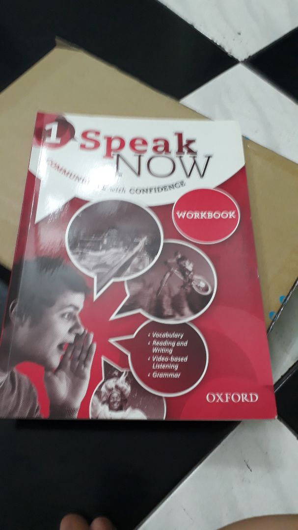 sách đúng mẫu. hơi bị tróc góc bìa xíu. nhưng bên trong ok.