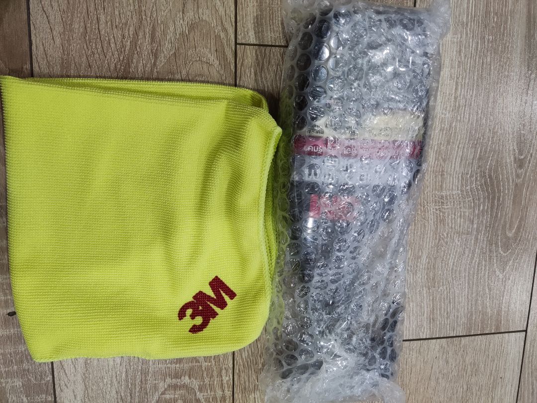 Sản phẩm đóng gói cẩn thận, tuy nhiên bảo được tặng 2 khăn 3m nhưng khi nhận hàng chỉ có 1 khăn