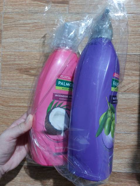 Đóng gói cẩn thận, hạn sử dụng đến 2024. Palmolive gội mềm tóc, mùi thơm lâu, không bị gàu ngứa.