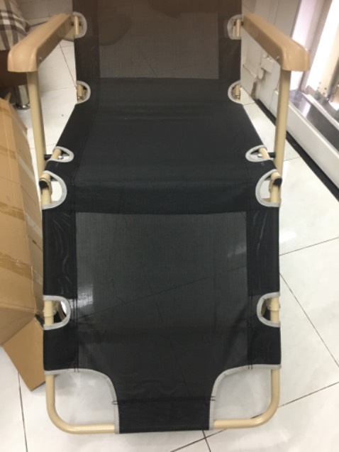 Đã xài được 2 tuần. Ghế chắc chắn, dễ xếp gọn sau sử dụng. Lớp lưới ko bị chùng lại rất thoáng mát. Điểm trừ duy nhất của nhà sản xuất: hai nút bấm để thay đổi độ cao chỗ để chân hơi nhỏ nên bấm hơi bị đau tay 1 chút. Điểm cộng cho shop là giao hàng cực nhanh: đặt sáng chiều đã đc giao. Giờ tối nào mình cũng ngả ghế nằm thư giãn trên sân thượng, cảm thấy thật dễ chịu.