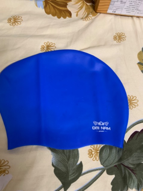 Tương đối ổn, hơn những mũ đã dùng, tuy nhiên tóc vẫn ướt những chỗ xung quanh, giao hàng nhanh, cho Shop 5*. Giá cả hợp lý.