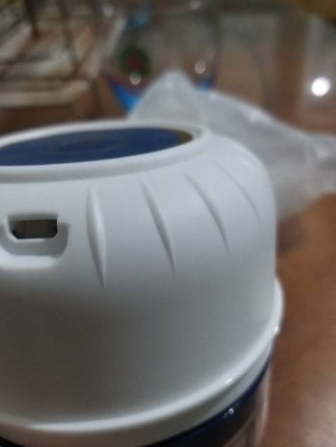 Tụt lỗ cắm điện chưa biết kéo ra kiểu gì, ấn nút bật chập chờn