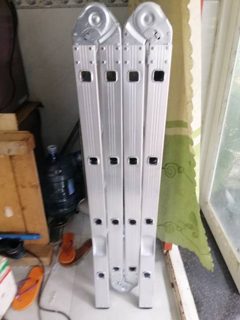 Về vận chuyển: mình từ Cần Thơ và đặt hàng ngày hôm qua thì sáng nay đã nhận đuoẹc hàng. 5 sao cho TikiNow
Về chất lượng sản phẩm: thang nhôm chất liệu nhôm dày, cứng cáp và chắc chắn. Các khớp bật nhẹ nhàng và khóa tự động, cảm giác an toàn khi sử dụng 
Về giá cạnh tranh: giá tương đổi rẻ so với thị trường và các cửa hàng mua trực tiếp tại đây
Hài lòng về sản phẩm 
Ae thợ nên mua