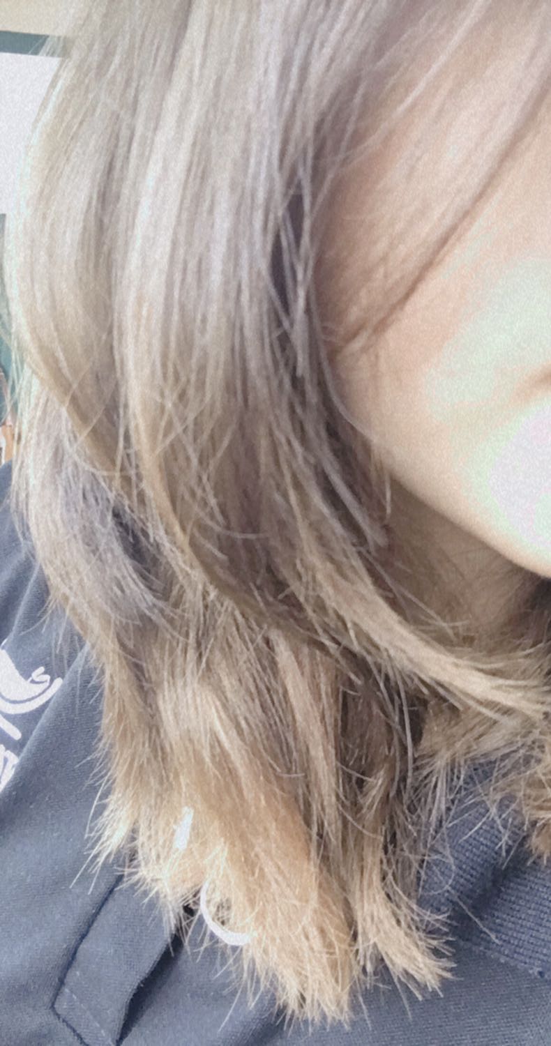 Shop giao đủ hàng 
Máy nhỏ gọn dễ mang theo 
Máy nhanh nóng, uốn tóc vào nếp rất nhanh 
Nếp tóc giữ được khá lâu nên không phải lo tóc nhanh duỗi nha các bạn
Máy có nhiều nhiệt độ để phù hợp với chất tóc của bạn
Nói chung là máy rất đáng tiền và nên mua nha các nàng
Món đồ quá là ưng ý