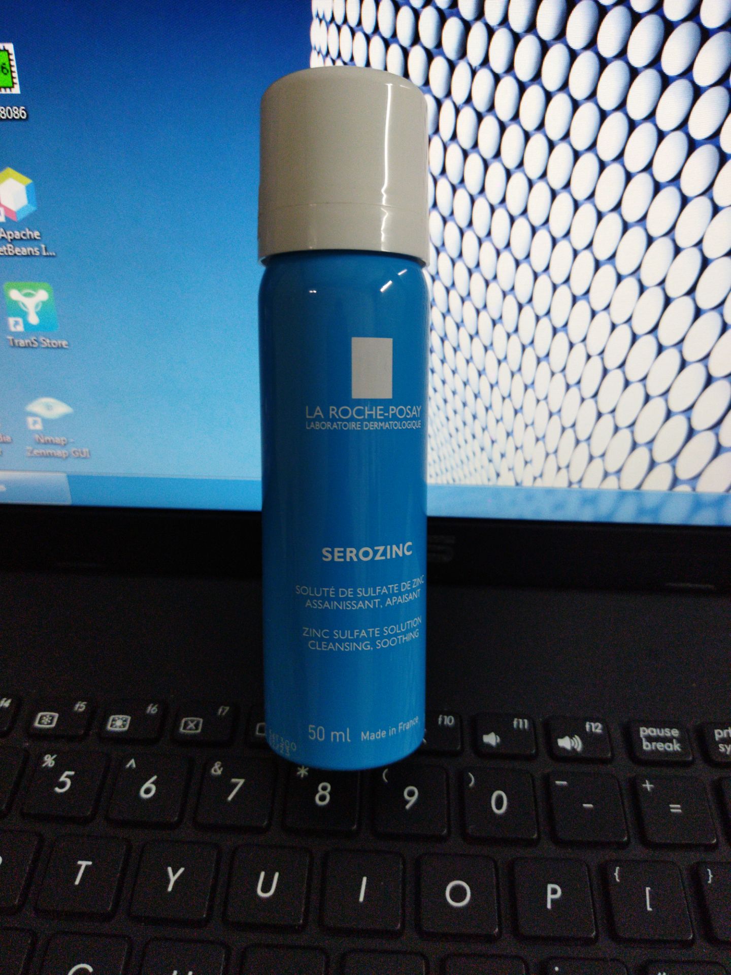 giao hàng nhanh trc 1 ngày luôn, mong là sử dụng  có hiệu quả để mua full-size chứ 50ml k biết xịt đc mấy lần hết nữa, có mỗi chai nhỏ xíu bọc trong cái hộp to gấp 4 lần