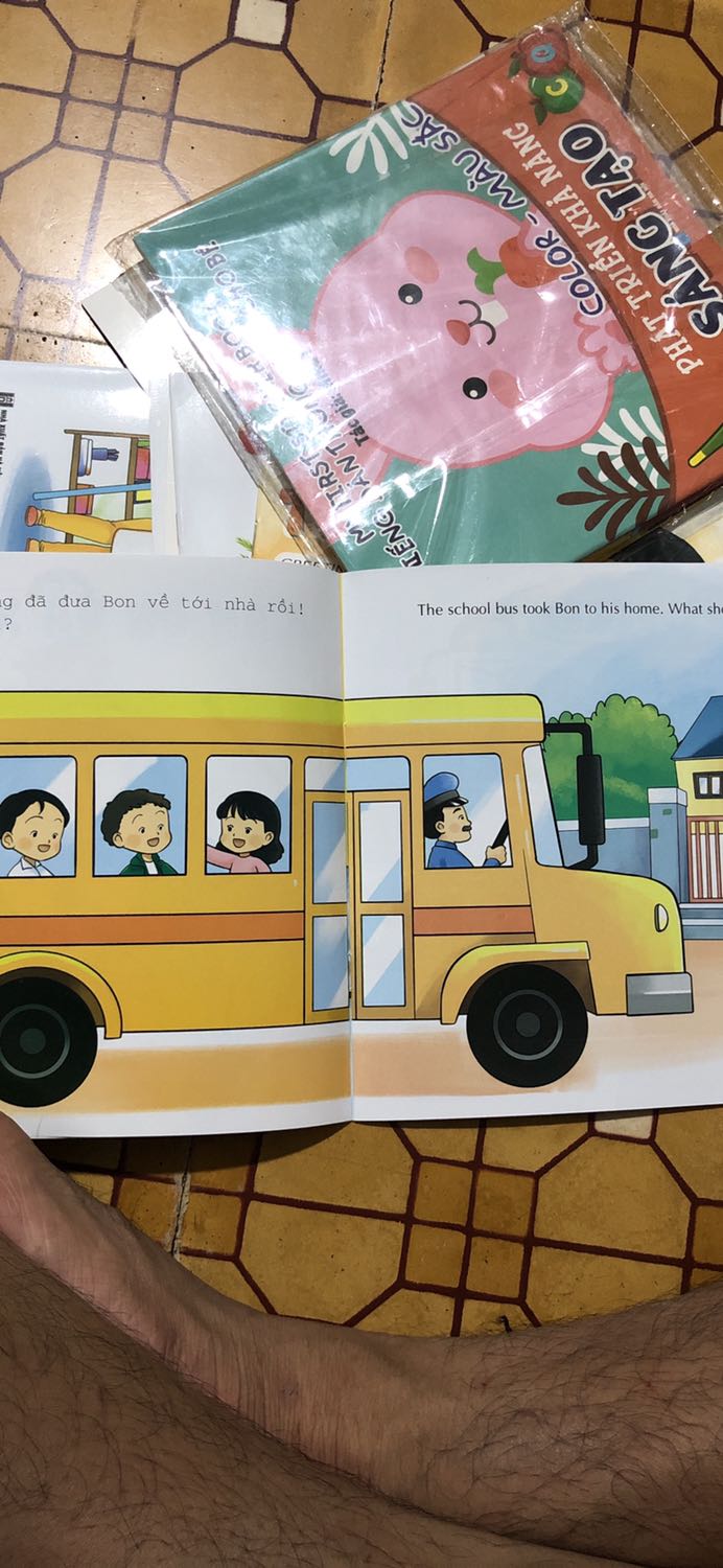 sách đẹp có song ngữ tiếng anh rất hay. bé nhà mình dc tập các bộ ehon trước nay rất háo hức.