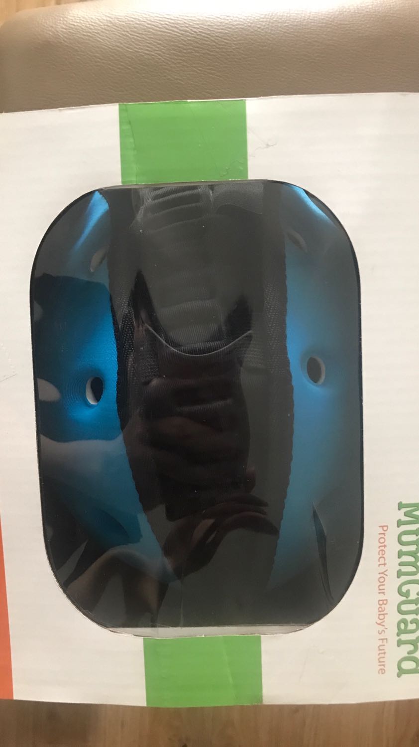 Mình Mua màu cam nhưng shop bảo hết cam chỉ còn xanh, ngay hôm sau mình lại thấy vẫn còn màu cam =__= chất lượng mũ tốt, đóng gói cẩn thận. Nhưng nếu shop ko còn đúng màu thì ko nên đăng là có hàng. Mất thời gian của đôi bên. Mình vẫn thích màu cam hơn. Thanks