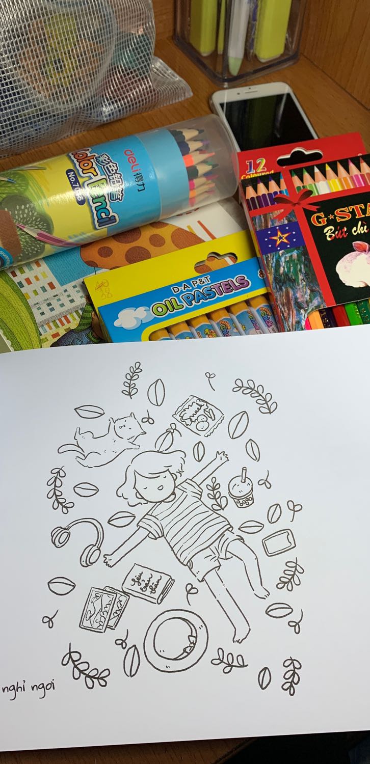 Mở bìa sách ra là mình đã rất thích vì trang giấy dày và chứa những thông điệp rất ý nghĩa giúp cho những ai bị stress như mình sẽ cảm thấy thoải mái hơn khi đặt bút tô màu vẽ những gì mình thích. Săn sale được 50k, rất xứng đáng ??