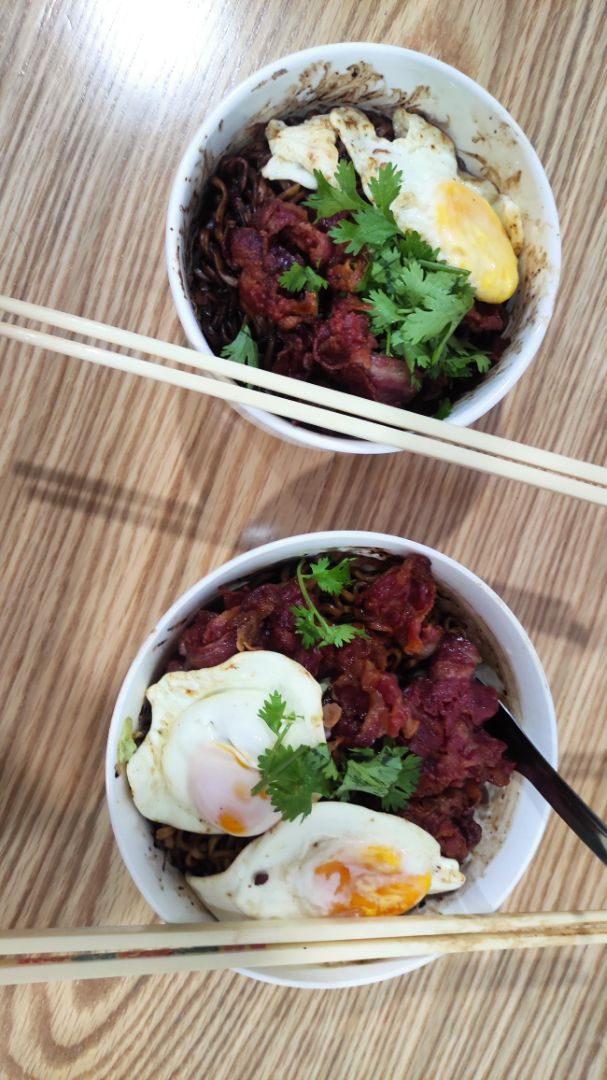 Sản phẩm giao nhanh. Đúng với miêu tả. Đóng gói kỹ lưỡng. Sẽ ủng hộ shop. cảm ơn shop vì sự đúng hẹn!