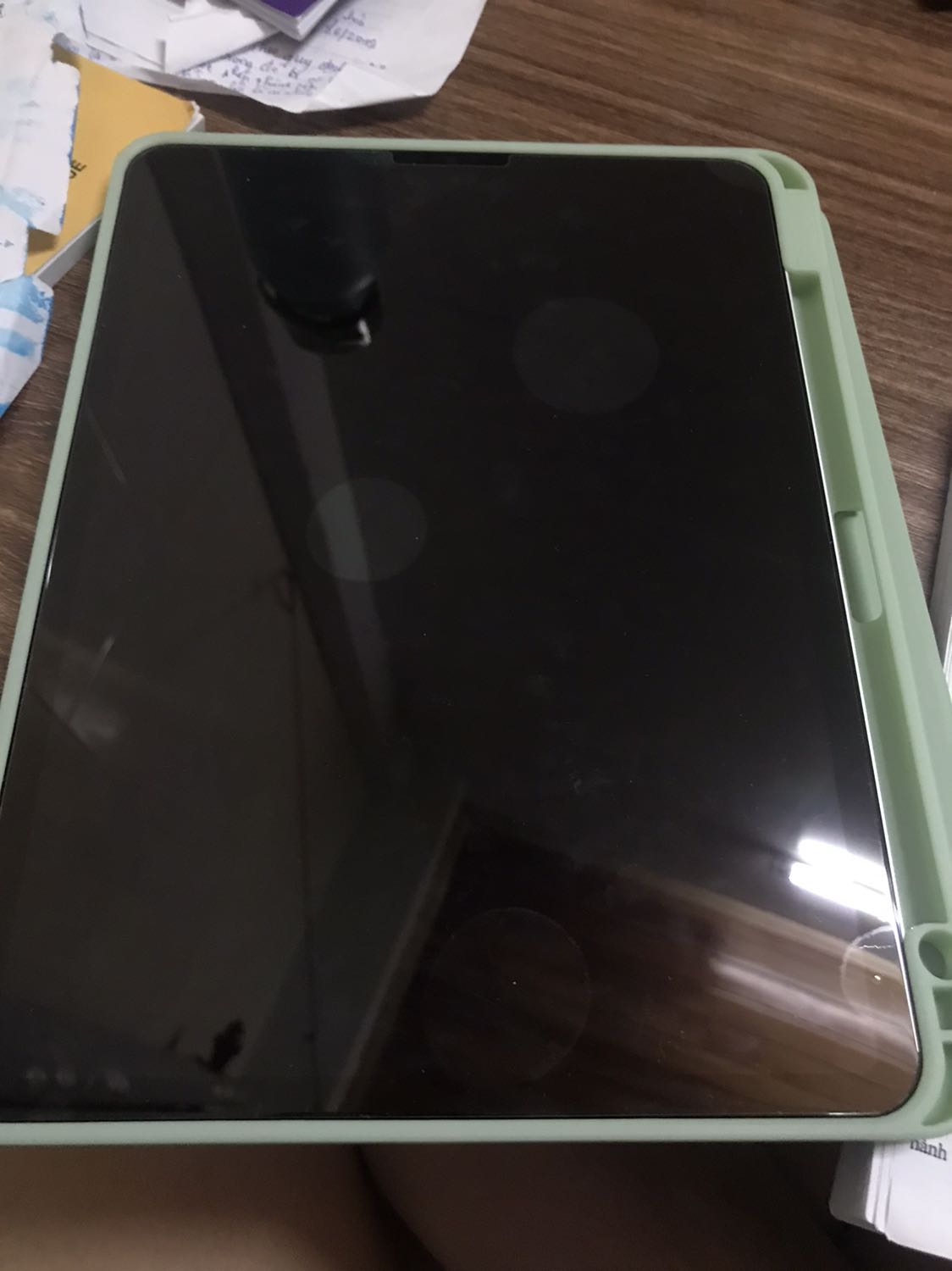 Kính cường lực không tốt chưa ăn hết màn hình Kính cường lực không tốt chưa ăn hết màn hình