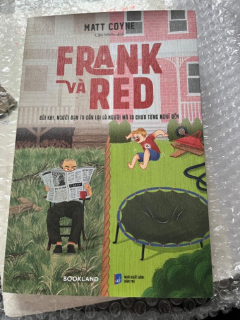 Shipper giao hàng siêuuuuuuuu nhanh, shop đóng gói cẩn thận.
Nội dung chưa đọc nên chưa biết nhưng đã mua vì review
Rất okela luôn, nên mua nha 👍👍👍.