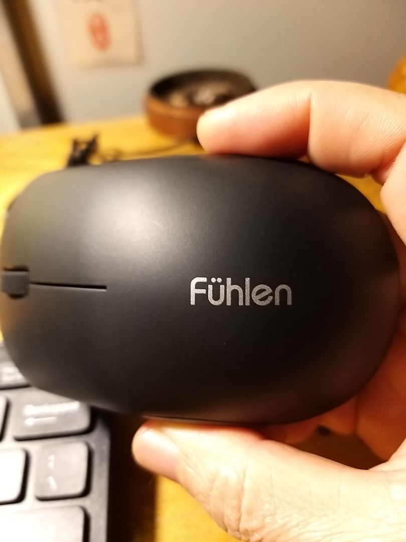 mouse đẹp. Vừa tay. Còn mới nên nhạy:) giá như vậy là tốt :) Cảm ơn nhà cung cấp. Cảm ơn Tiki.