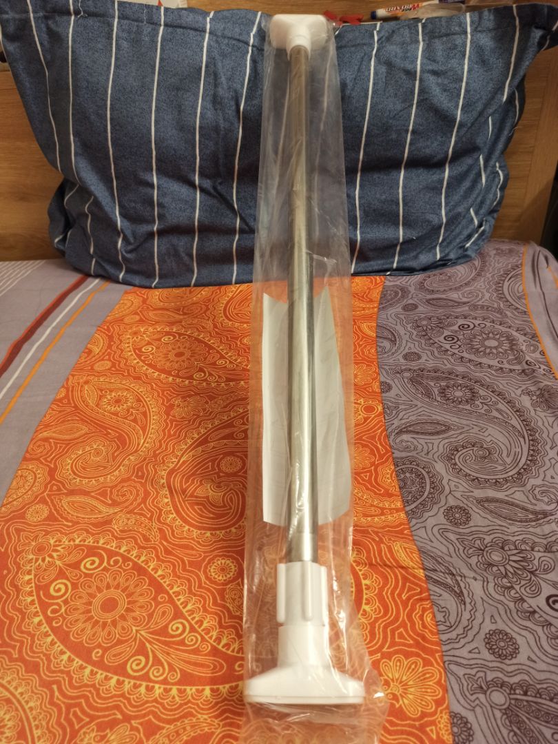 Giao hàng nhanh, đóng gói cẩn thận, sản phẩm ổn. Với sp này m thấy giá sau khi giảm hợp lý hơn giá gốc.
Ngoài ra, để thuận tiện cho khách và tránh hiểu lầm, shop nên có thêm 1 tờ thông tin về việc nhà sx bớt chi tiết miếng nhựa trắng ở giữa và ghi hướng dẫn cách lắp theo mẫu mới.