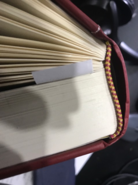 Tôi không thật sự ấn tượng với sản phẩm này. Trước hết, bìa sách dù được in ấn tinh tế nhưng họ cần khéo léo hơn trong việc đóng gáy của quyển sách ( do kỹ thuật mà rất dễ hư hỏng trong quá trình sử dụng). Bên cạnh đó, họ nên chọn lọc những bản dịch thú vị và công phu hơn. Bởi lẽ, các bản dịch đều không thể hiện hết giá trị ngôn ngữ trong truyện cổ tích mà tác giả mong muốn truyền tải đến độc giả: kỳ ảo và ý nghĩa. ( Gãy gọn là cần chú ý sử dụng từ ngữ phù hợp hơn vì có những điểm vụng về và lặp từ không đáng có).