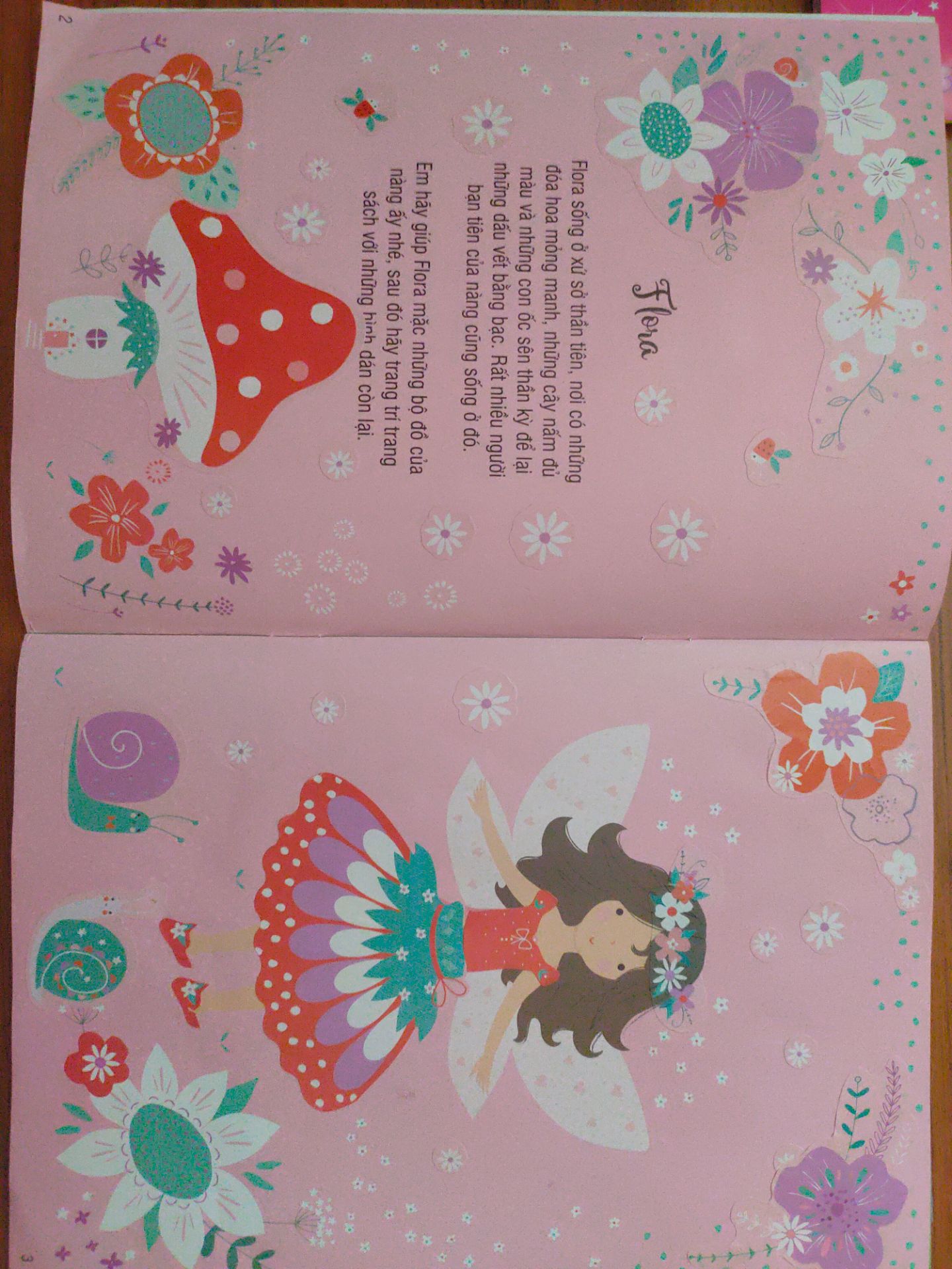 Sách dán dễ rhương nhất mình từng mua cho bé, rất đáng yêu, sinh động, nhiều hình trang trí chứ k đơn thuần chỉ có dán quần áo.mình sẽ mua hết trọn bộ cho bé.