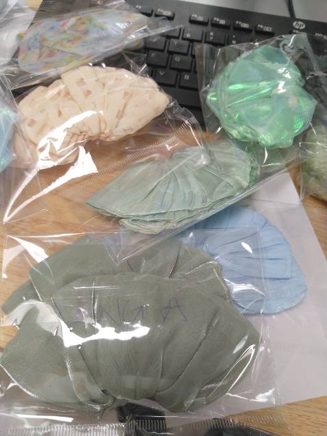 Xuất sắc luôn shop ơi, cột tóc xịn xò với giá sale mà còn được tặng quà nữa, ủng hộ shop lần tới nè