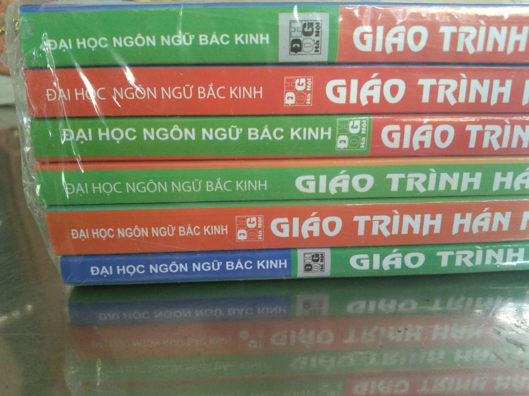 sách đẹp, mà giấy của các cuốn khác nhau không cùng màu giấy, nhưng bù lại bộ sách đều là của một nhà biên soạn, tóm lại ok đáng tiền nên mua.....