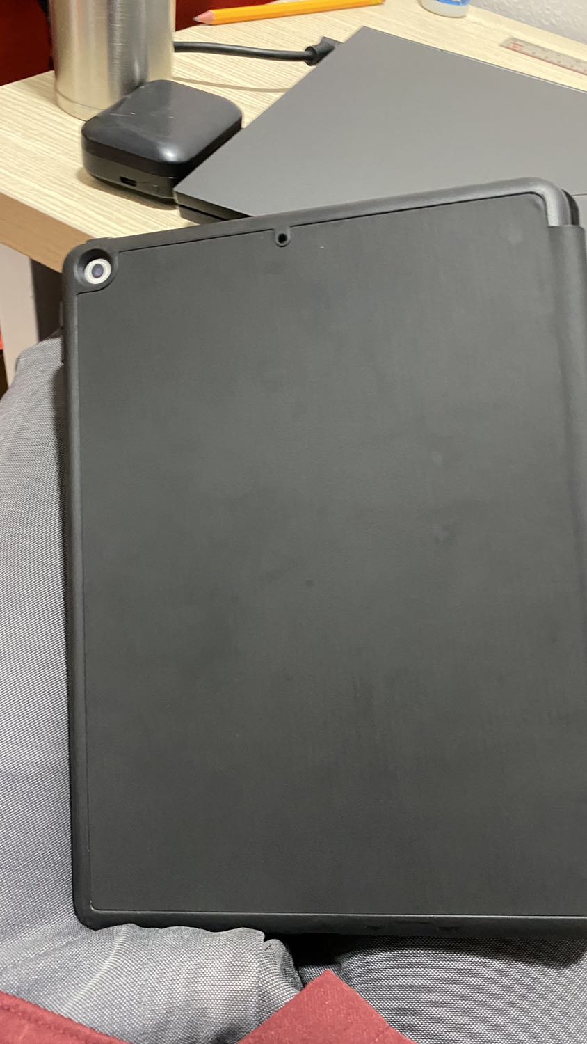 Cover rất dày, hoàn thiện tốt!