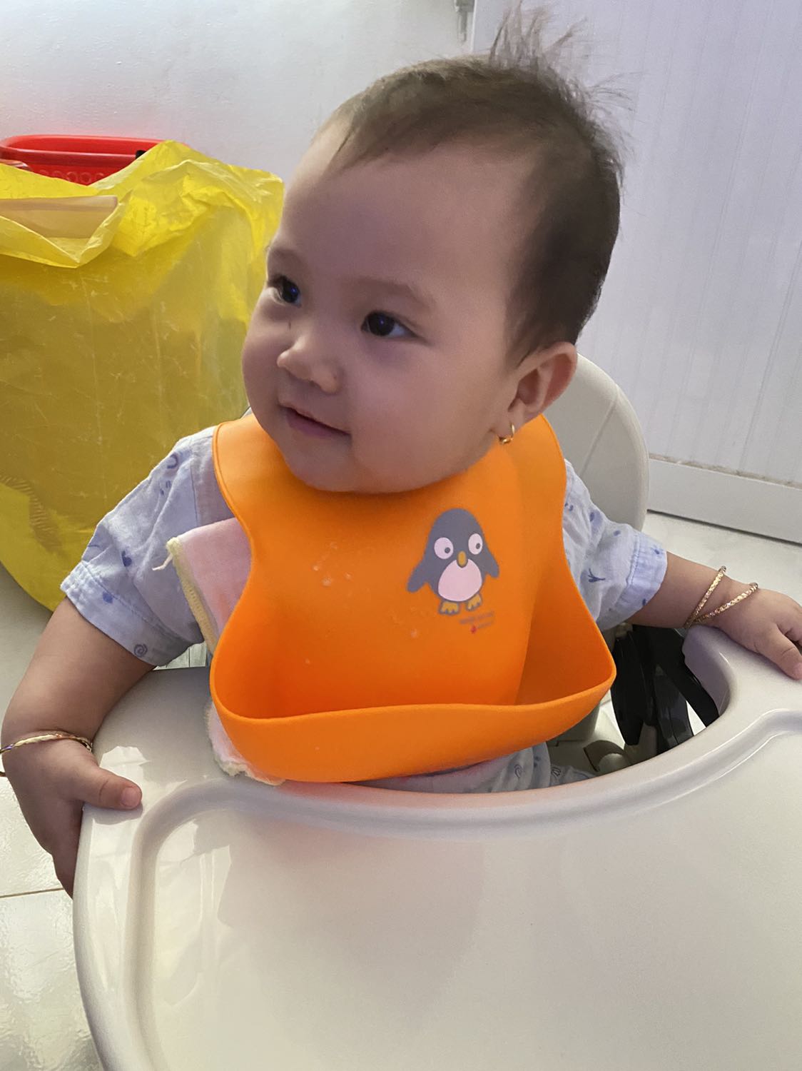 Yếm rẻ, chất lượng mà còn dễ thương nữa. Yếm rẻ, chất lượng mà còn dễ thương nữa.