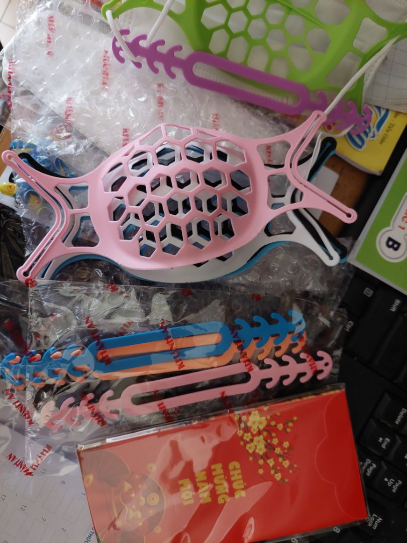 hàng đẹp  được tặng quà nữa, tks shop.