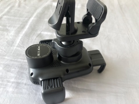 Mắc sắc ra tiếng, giá đỡ đẹp và sang trọng để trên xe công nghệ hẵn ra hihi, có tính năng sạc không dây, sp như mô tả