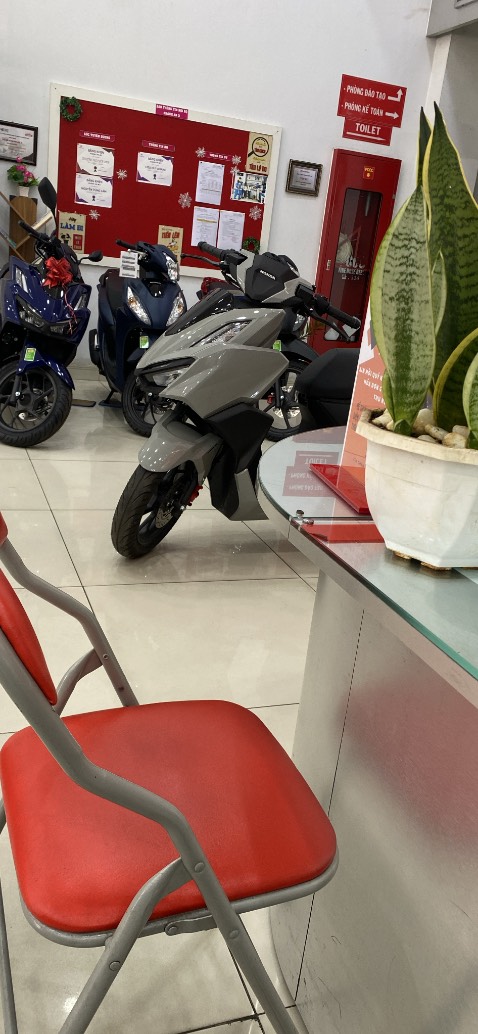 Giao hàng nhanh, nhân viên phục vụ tốt