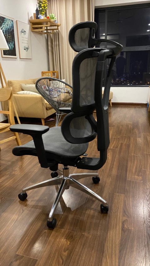 Đánh giá 1: Mình ngồi 3 ngày để trải nghiệm sản phẩm, ghế đỡ phần lưng mình khá tốt. Mình bị thoát vị nên cũng muốn đổi sang ghế công thái học ngồi. Lúc đầu cũng không biết gì đâu thấy ghế nào đẹp thì hỏi. Hỏi một vài nơi thì thấy shop này tư vấn nhiệt tình nên mình đặt luôn. Thương hiệu uy tín Đánh giá 1: Mình ngồi 3 ngày để trải nghiệm sản phẩm, ghế đỡ phần lưng mình khá tốt. Mình bị thoát vị nên cũng muốn đổi sang ghế công thái học ngồi. Lúc đầu cũng không biết gì đâu thấy ghế nào đẹp thì hỏi. Hỏi một vài nơi thì thấy shop này tư vấn nhiệt tình nên mình đặt luôn. Thương hiệu uy tín