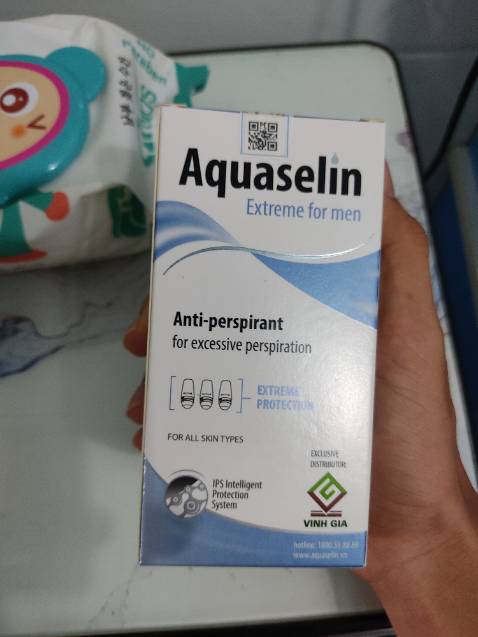 Đc tặng khăn mà ko để ý cắt trúg rách khăn ln :)) Đc tặng khăn mà ko để ý cắt trúg rách khăn ln :))