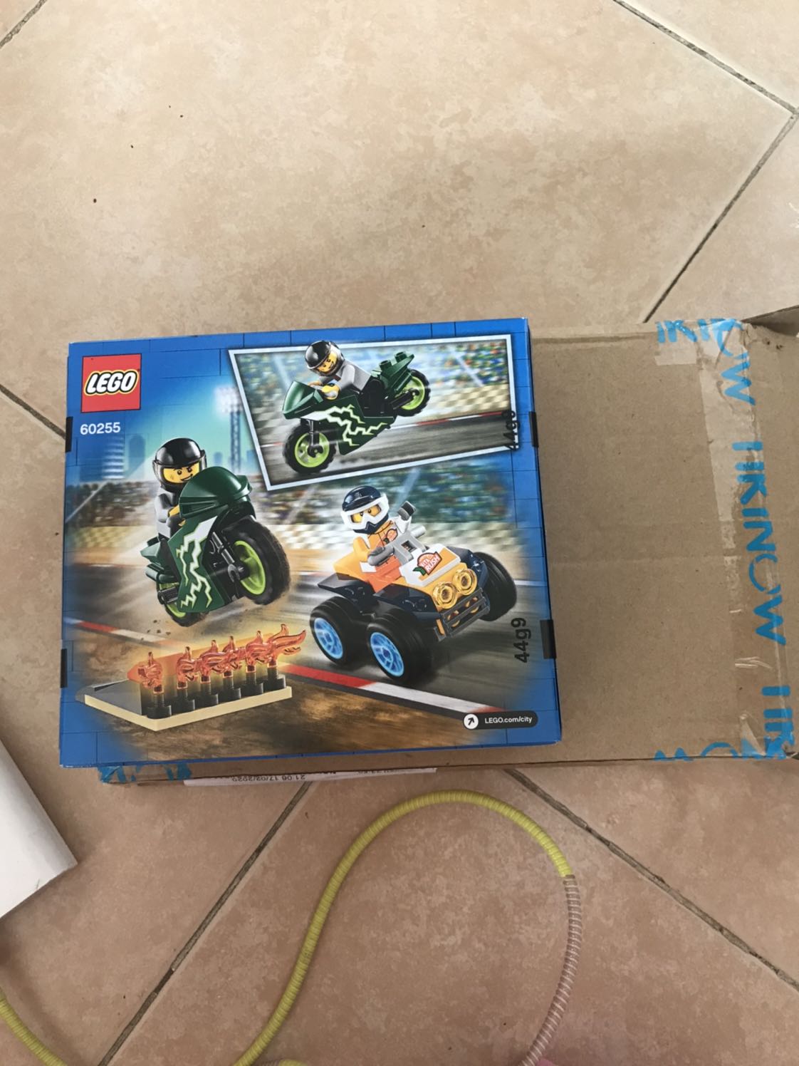 Bộ này các chi tiết sẽ lắp ráp và tạo hình cũng dễ ! Phù hợp cho các bé trai !