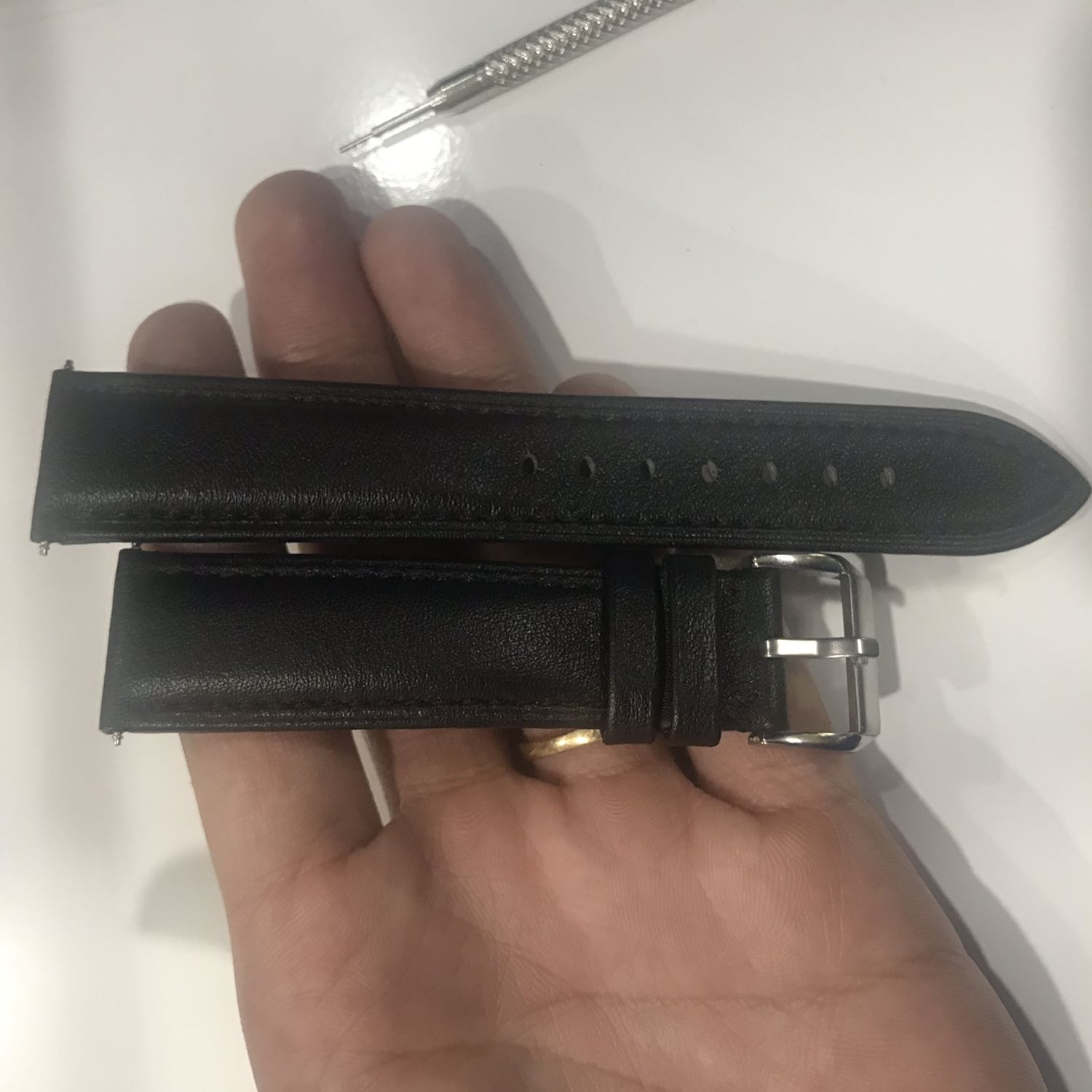 Với mức giá off 50% thì khá ổn nhé! Đóng gói kỹ, giao hàng nhanh, thay dây tốt.