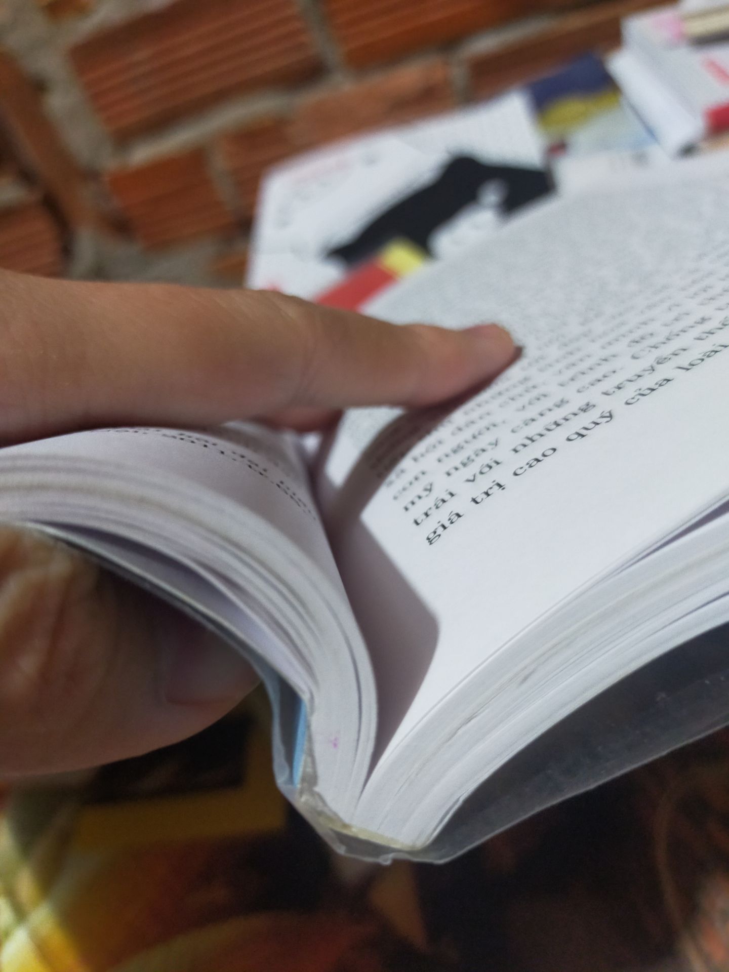 Sách gói quá kỹ lưỡng. Chất lượng này thì tiki đứng đầu gòi. Sách đẹp nữa.