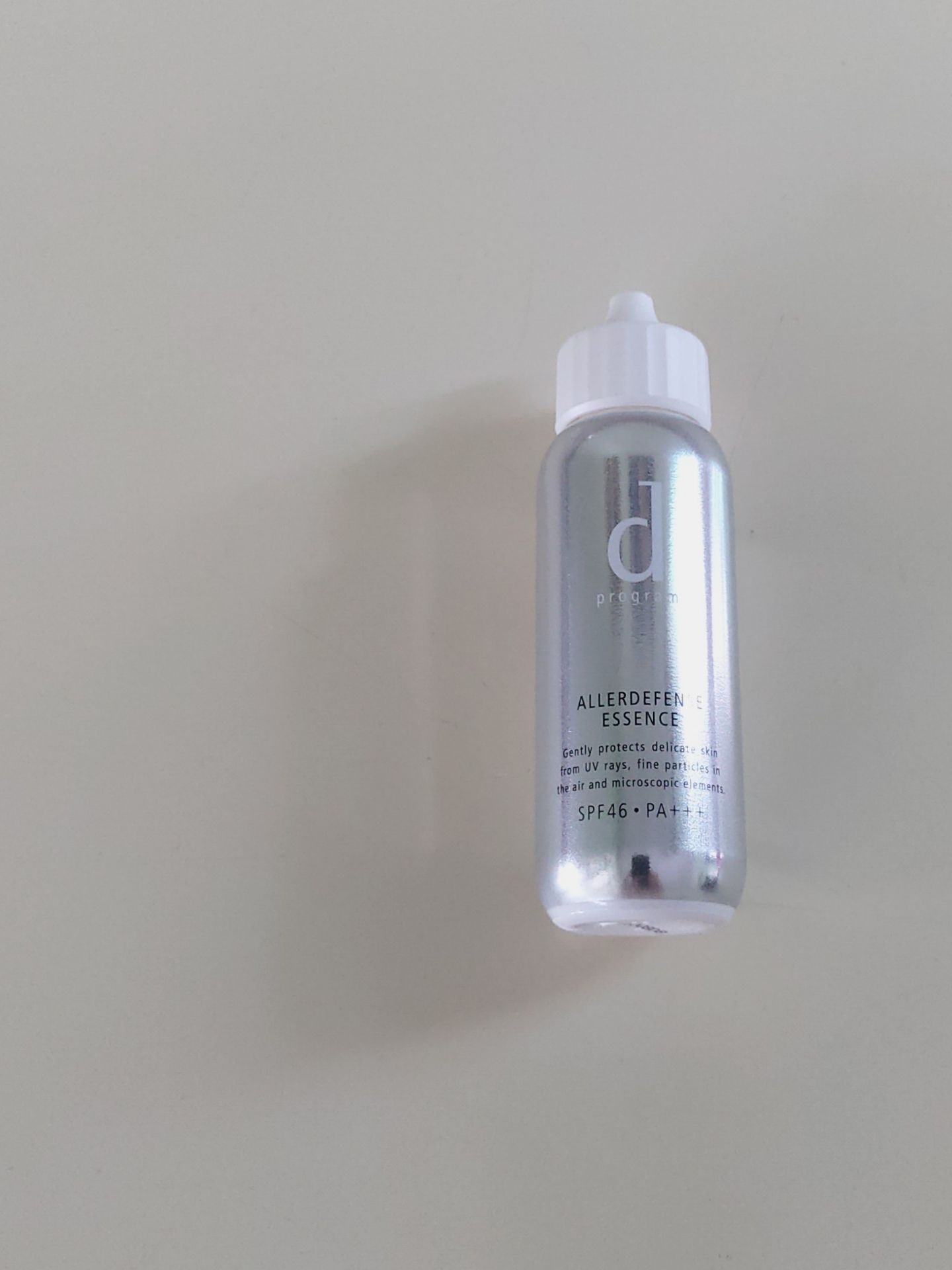 Giao hàng tương đối nhanh, nhưng hộp móp méo quá mà hên là sản phẩm không sao :< Được cái mua lúc sale nên chỉ có hơn 300k mà còn được tặng quà. Sẽ ủng hộ tiếp 🤟